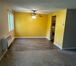14 Newtown Rd in Danbury, CT - Building Photo - Building Photo