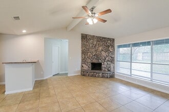 16319 N Mist Dr in Houston, TX - Building Photo - Building Photo