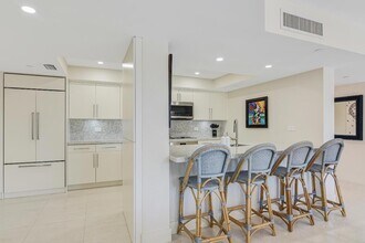 100 SE 5th Ave, Unit 305 in Boca Raton, FL - Building Photo - Building Photo