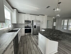 245 Bimini Cay Cir in Vero Beach, FL - Building Photo - Building Photo