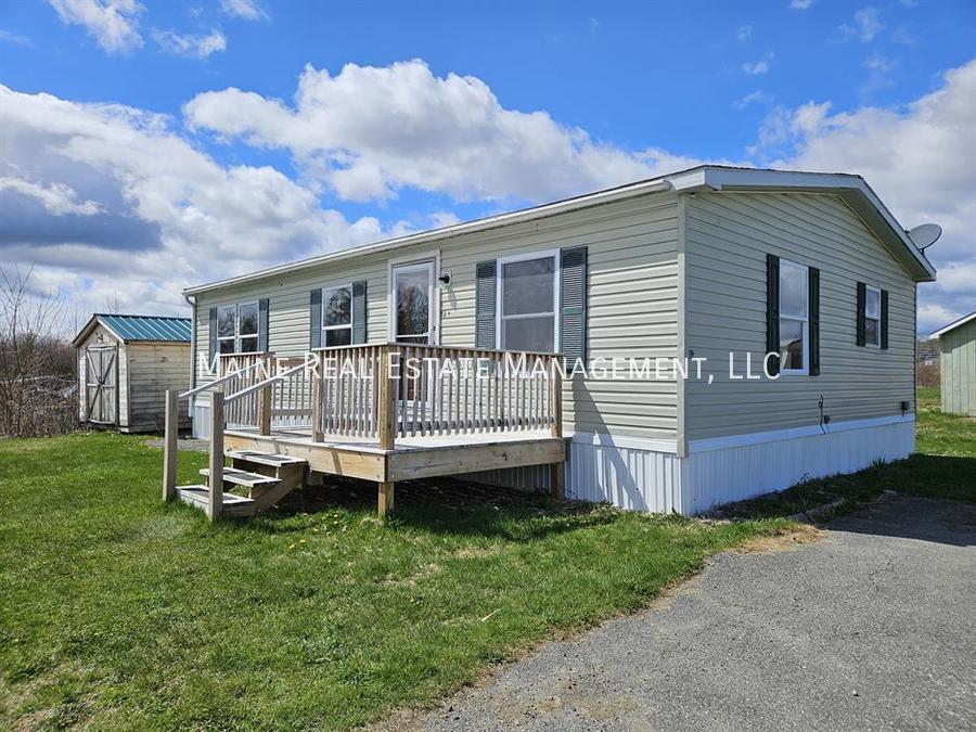 113 H St in Pittsfield, ME - Building Photo