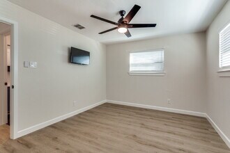 2807 Sandage Ave in Fort Worth, TX - Building Photo - Building Photo