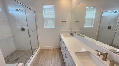 27444 Shining Willow Ln, Unit 27444 in Valencia, CA - Building Photo - Building Photo