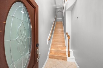 7930 Stoneyway Dr in Houston, TX - Foto de edificio - Building Photo