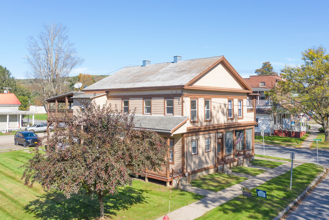 229 Main St in Unadilla, NY - Building Photo - Building Photo