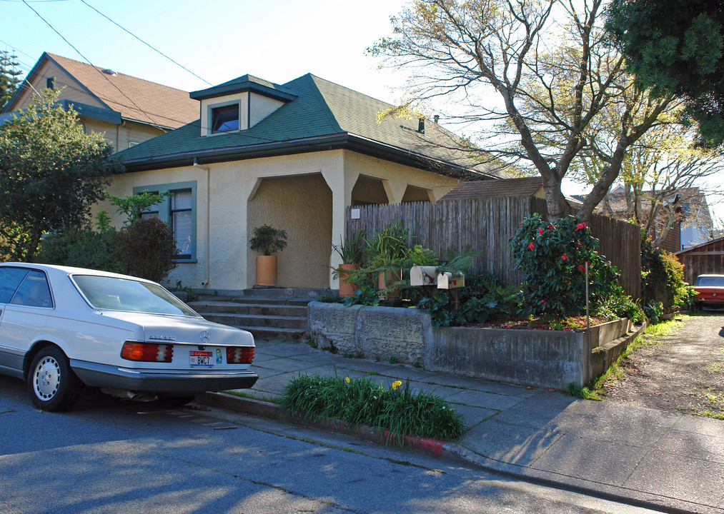 16 Grove St in Mill Valley, CA - Building Photo