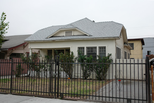 321 N Heliotrope Dr in Los Angeles, CA - Foto de edificio - Building Photo