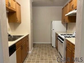 724 E Oakmont Blvd in Johnstown, PA - Building Photo - Building Photo