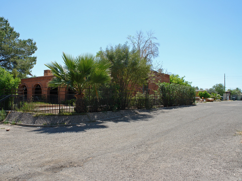 3322 E Greenlee Rd in Tucson, AZ - Building Photo