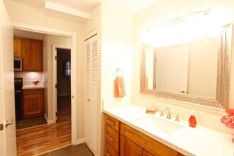 923 Green St, Unit A in Honolulu, HI - Foto de edificio - Building Photo