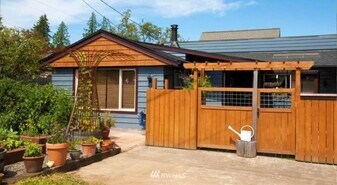 1000 W Indiana St in Bellingham, WA - Building Photo