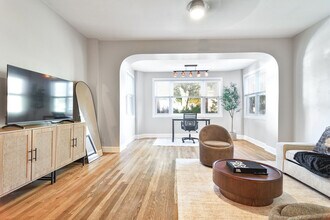 3547 N Albany Ave in Chicago, IL - Building Photo - Building Photo