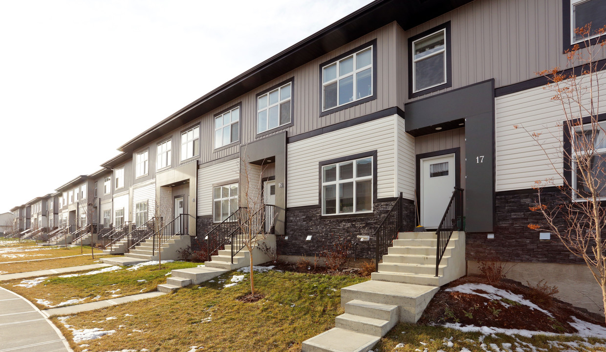 Centurion Townhomes in Spruce Grove, AB - Building Photo