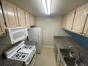 1888 Tesoro Ct, Unit Tesoro Court in Pinole, CA - Building Photo - Building Photo