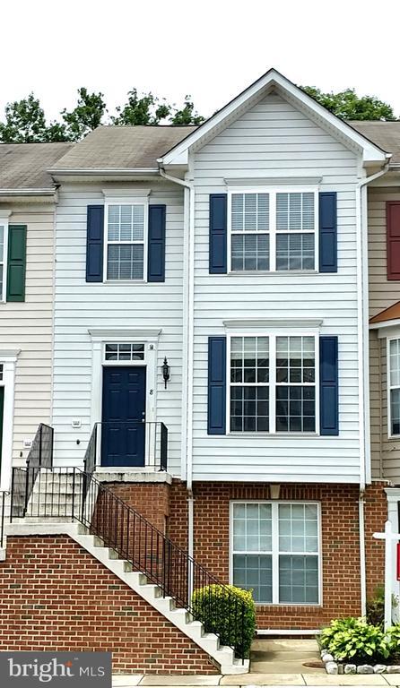 property at 8 Harbour Heights Dr