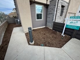 460 Caliper Wy in San Marcos, CA - Building Photo