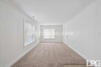3430 Douglas Rd in Toledo, OH - Building Photo - Building Photo
