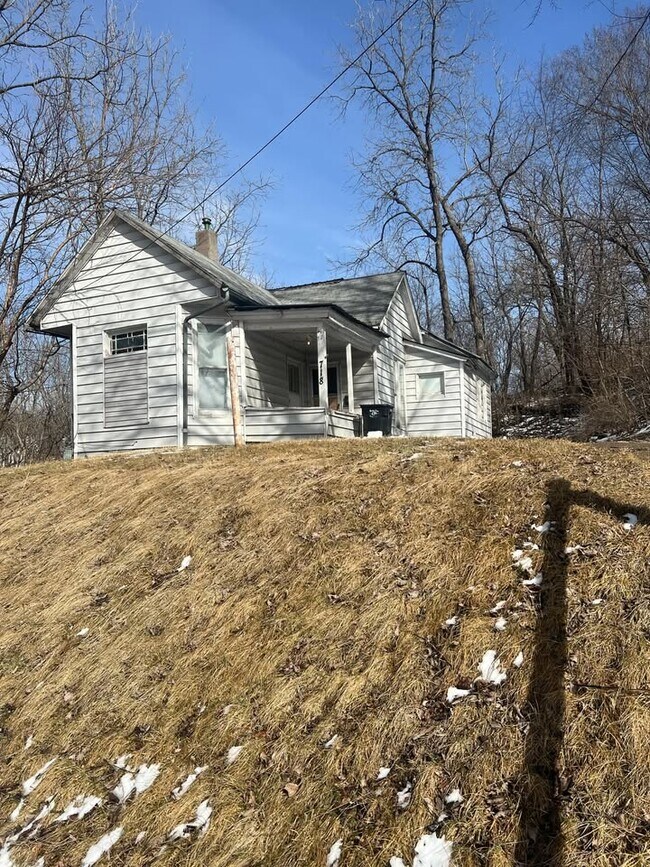 property at 718 N Wapello St