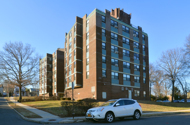 Brooksville Terrace in Port Chester, NY - Building Photo - Building Photo