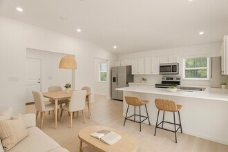 121 S Lake Dr in Lantana, FL - Building Photo - Building Photo