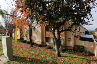 Plaza Verde Apartments in El Cajon, CA - Building Photo - Building Photo