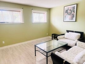 3935 Southwood St in Burnaby, BC - Building Photo