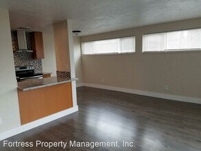1217 NE 122nd Ave in Portland, OR - Building Photo - Building Photo