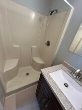 5501 Landcross Dr in Louisville, KY - Building Photo - Building Photo