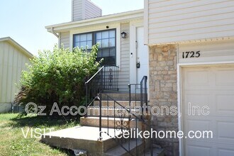 1725 W Spruce St in Olathe, KS - Building Photo - Building Photo