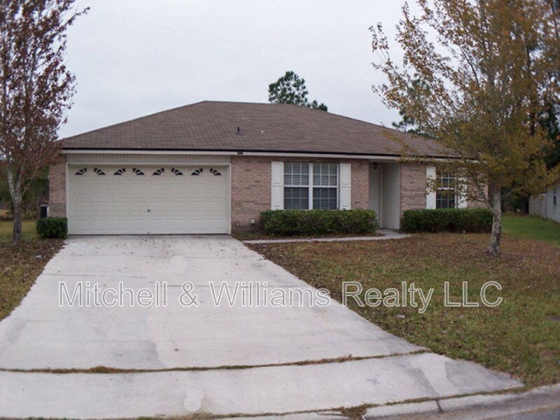 3952 Hideaway Lane in Middleburg, FL - Building Photo