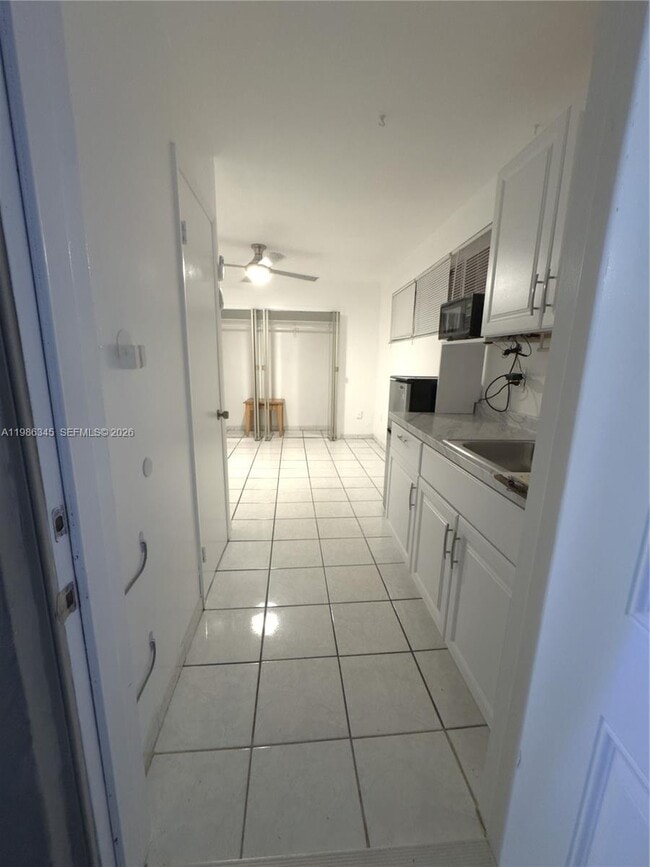 8490 SW 47th St in Miami, FL - Building Photo - Building Photo