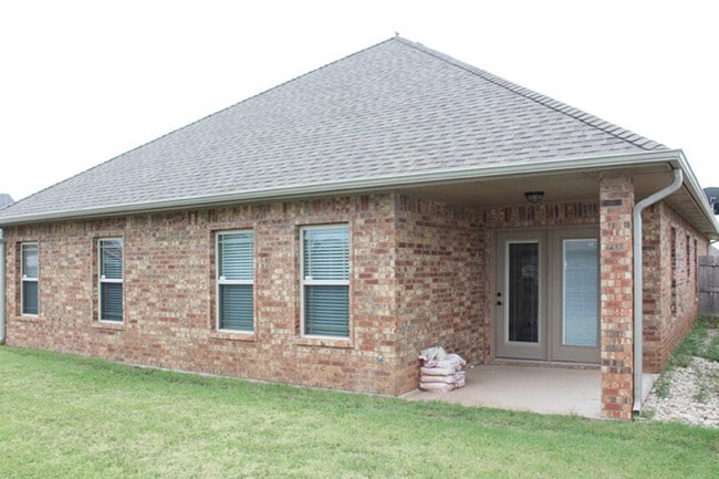 5401 SW Trevor Cir. in Lawton, OK - Building Photo - Building Photo