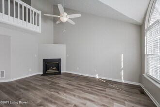 4218 Willowview Blvd in Louisville, KY - Foto de edificio - Building Photo