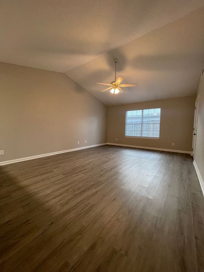 185 Leeswood Cir in Brunswick, GA - Building Photo - Building Photo