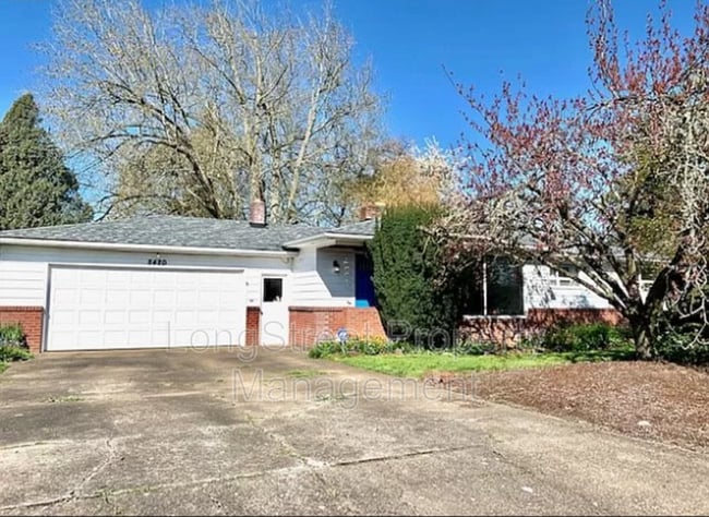 property at 2420 Pine Ln SE
