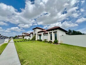 308 Columbia Ave in McAllen, TX - Building Photo - Building Photo