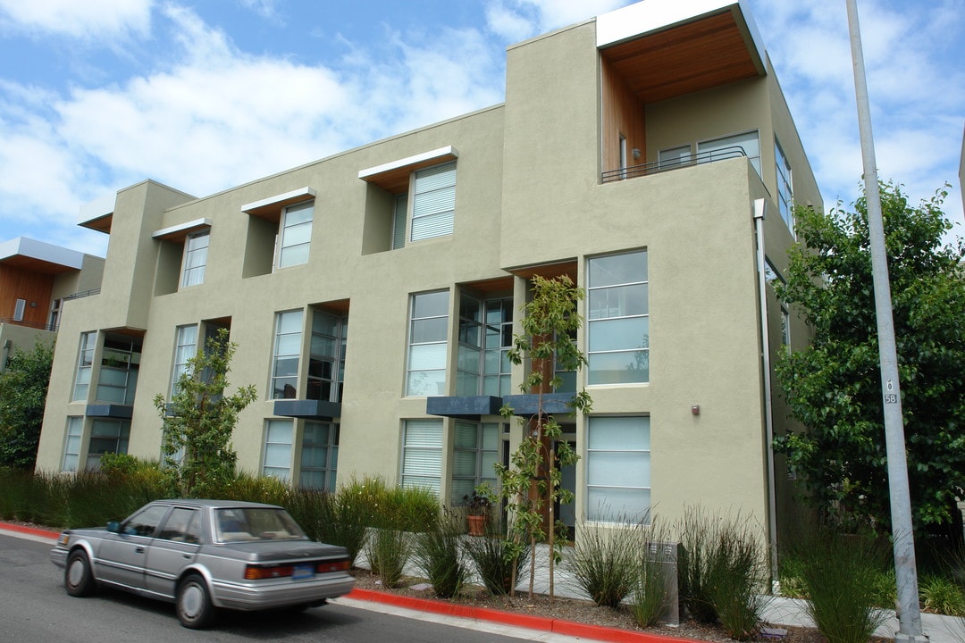 1332 Powell St in Emeryville, CA - Building Photo