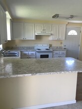 4549 Kennedy Dr in New Port Richey, FL - Building Photo - Building Photo