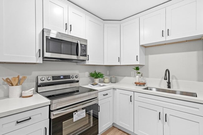 5922 Lauretta St in San Diego, CA - Building Photo - Building Photo