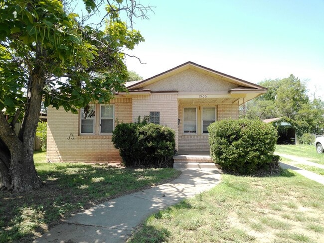 property at 1906 24th St