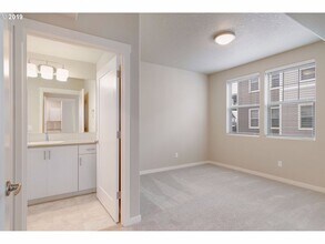 17137 SW Appledale Rd in Beaverton, OR - Building Photo - Building Photo