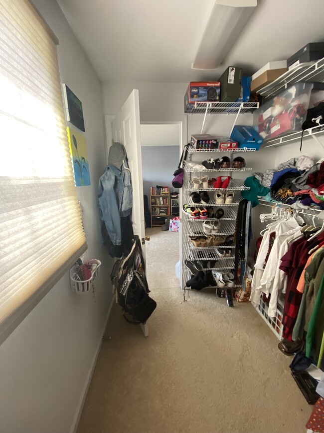 property at 1533 Crest Park Ct
