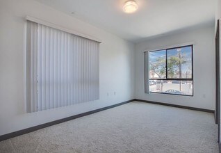 One Bedroom Townhome in Silver Lake in Los Angeles, CA - Foto de edificio - Building Photo