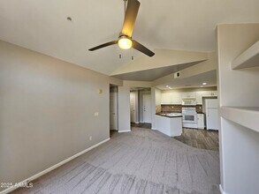 14000 N 94th St in Scottsdale, AZ - Foto de edificio - Building Photo