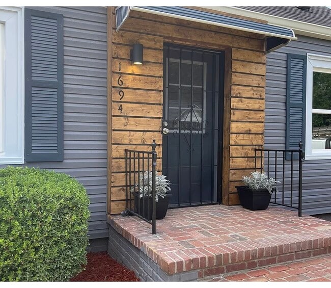 1694 Kenmore St SW in Atlanta, GA - Building Photo - Building Photo