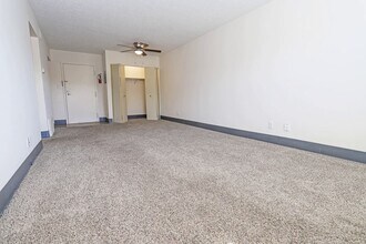 319 Blair Ct in Louisville, KY - Building Photo - Building Photo