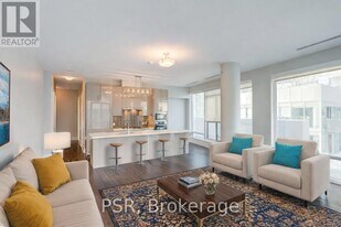 29 Queens Quay E in Toronto, ON - Building Photo