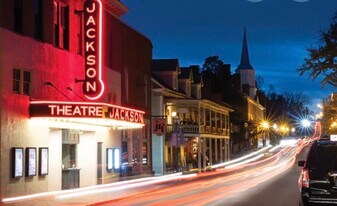 305 W Main St in Jonesborough, TN - Building Photo