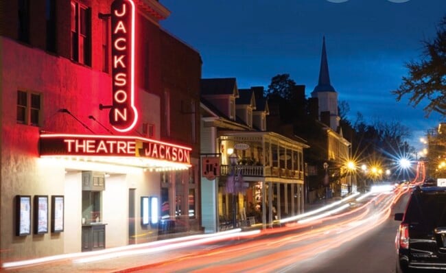 property at 305 W Main St