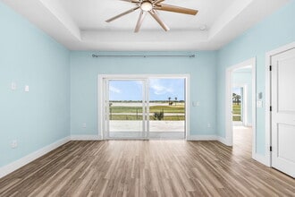 7244 David Blvd in Port Charlotte, FL - Foto de edificio - Building Photo